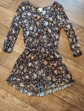 MOSSIMO BOHO Floral Romper Size Small with small buttons and flutter hem Women's