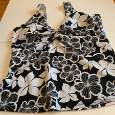 TU Black White Floral Tankini Top Size 16 Twist Front Built in Bra Beautiful