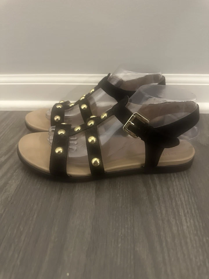 Sandalias Naturalizer negras con tachuelas doradas talla 8,5 Foto 4 de 4