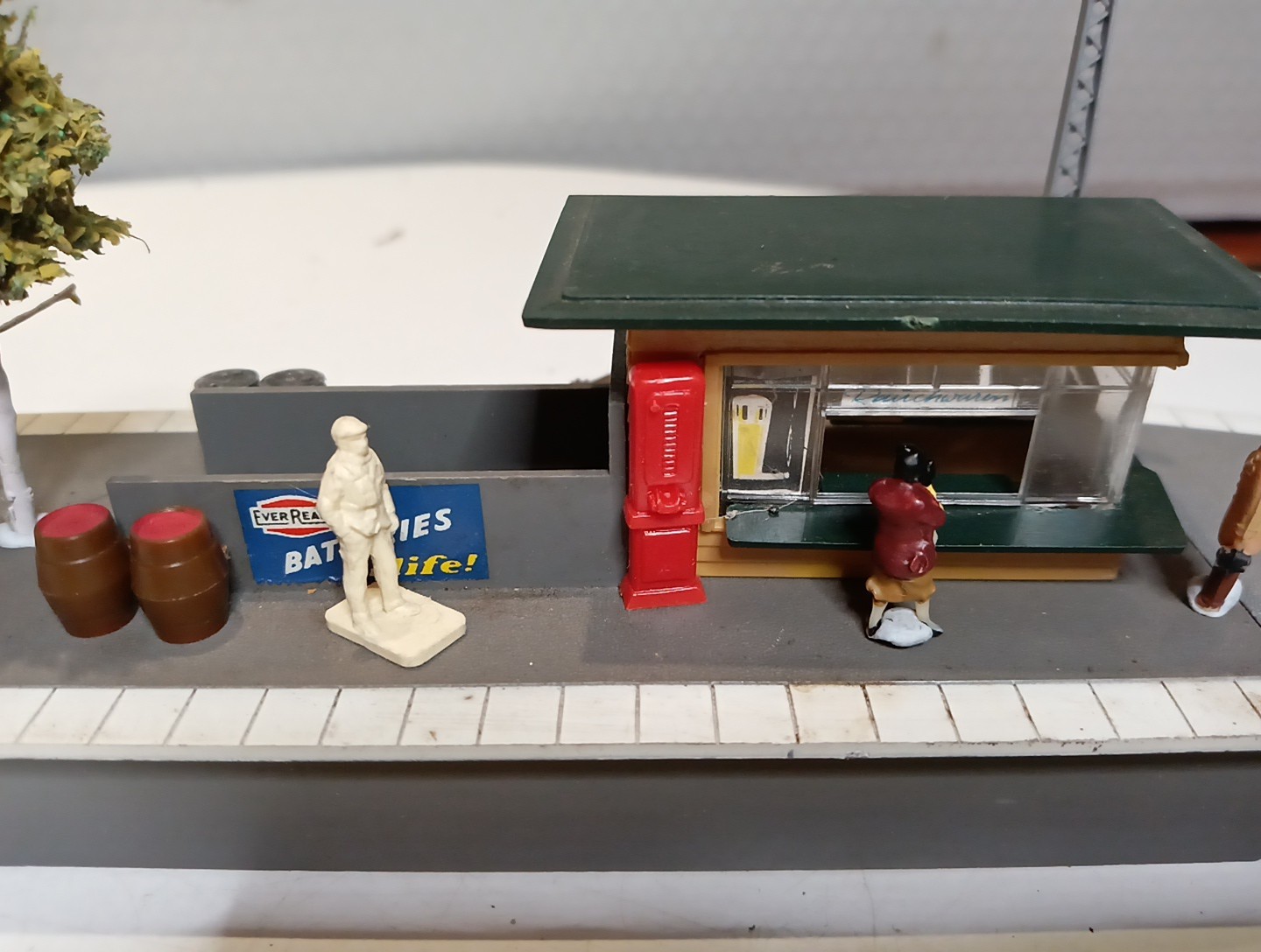 Picture 3 of 24