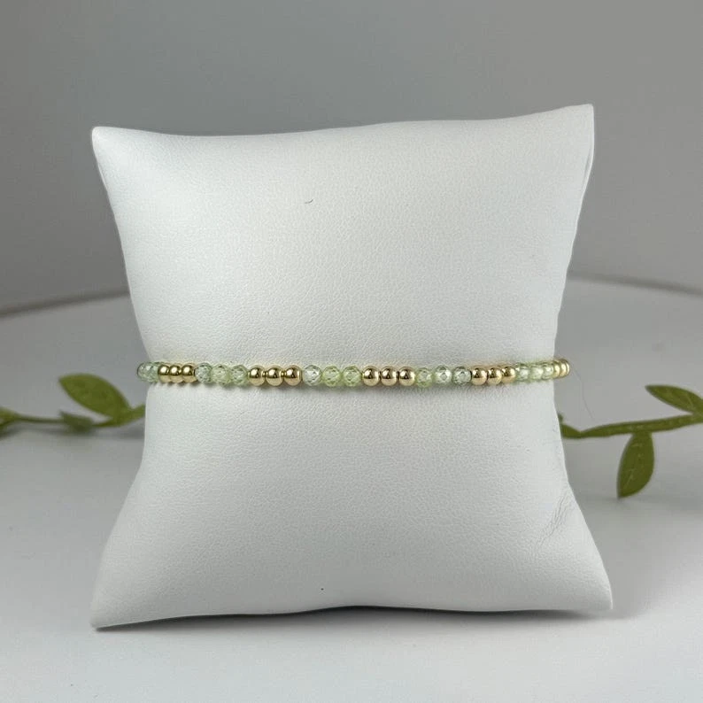 Pulseras elásticas rellenas de oro con cuentas de piedras preciosas facetadas de peridoto verde de 2-3 mm 6-8" Foto 2 de 4