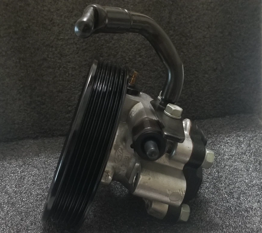 OEM/ NOS Power Steering Pump - Hyundai (57100-26100) For Santa Fe 2001-2006 2.7L - Image 2 of 4
