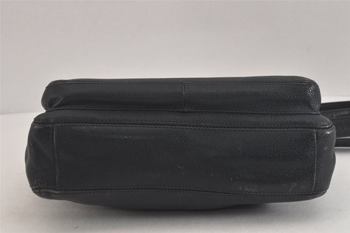 Autentica borsa a mano CHANEL in pelle con chiusura a mano a catena turnlock blu navy 8734L - Foto 9 di 23
