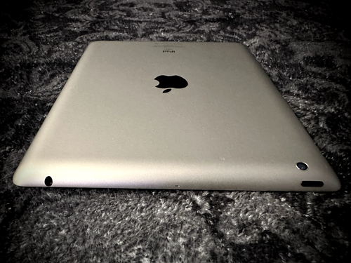 Apple iPad 1st Generation - 16GB - Picture 8 of 9