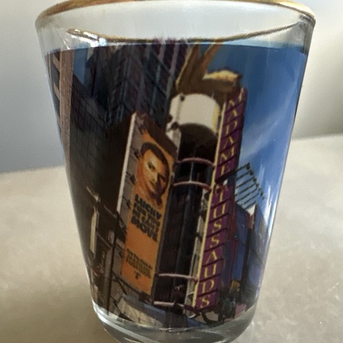 Madame Tussaud’s Gold Rim Shot Glass • - Picture 4 of 9