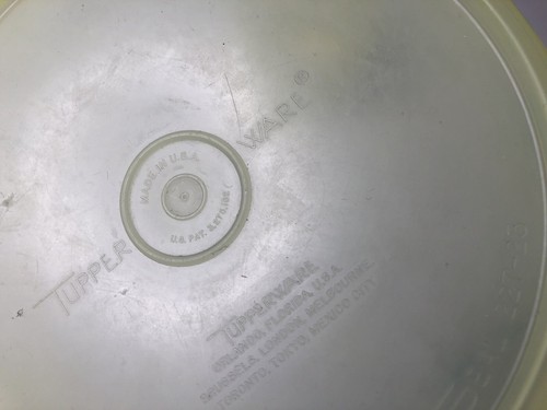 VTG 70’s Tupperware ‘Seal’ Clear Yellow Curcular Canister Collectible Kitsch  - Foto 4 di 12