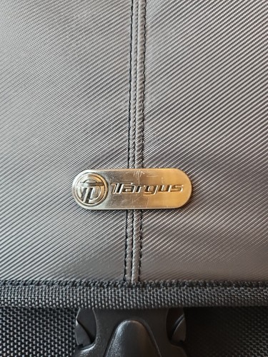 Targus 17" Blacktop Deluxe Custodia per Laptop con Protezione a Cupola in Nero Ottime Condizioni - Foto 9 di 24
