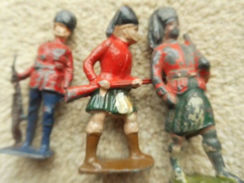 Collection of Vintage Toy Soldiers - Metal Knights and Guards. - Picture 9 of 13