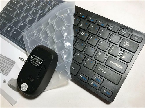 Wireless Mini Keyboard and Mouse for SAMSUNG UE40F6400 40" 3D SMART TV (Black) - Picture 3 of 8