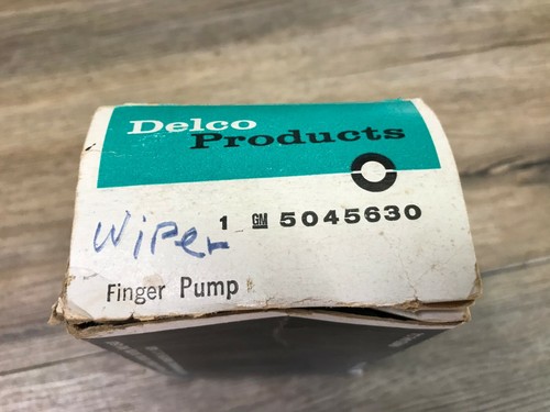 1971 72 73 CHEVROLET VEGA MONZA GT NOS GM WINDSHIELD WASHER PUMP 5045630  - Picture 1 of 2