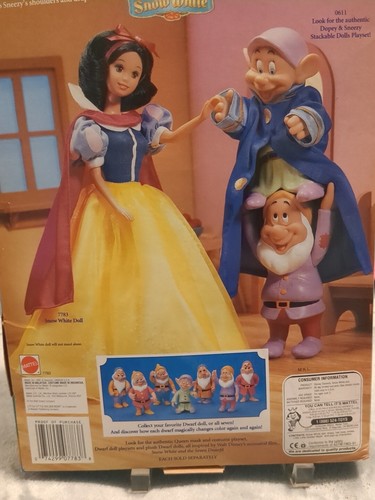 Snow White Doll. 1992 Mattel. Gown treansforms To Village Dress. New In BOX. - Picture 5 of 9