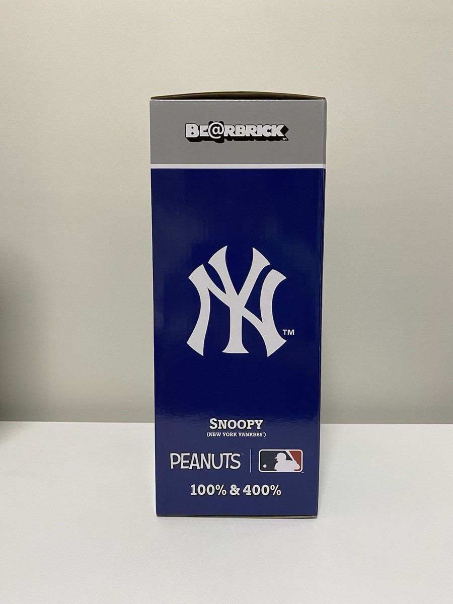 BE@RBRICK MLB × PEANUTS SNOOPY NEW YORK YANKEES 400%&100 BE@RBRICK MLB × PEANUTS SNOOPY NEW YORK YANKEES 400%&100