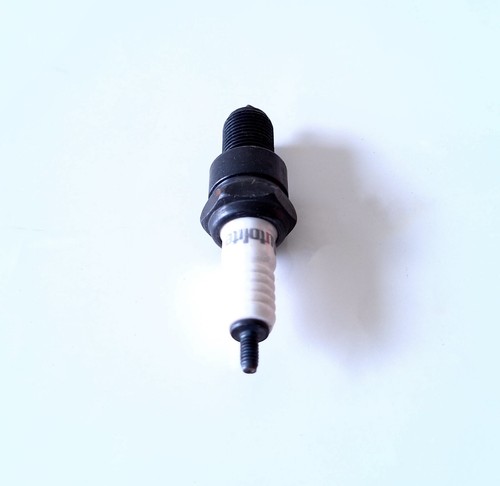 Autolite 63 Copper Resistor Spark Plug - Pack of 4 Pcs X 3 PACK (12 PCS) - Picture 15 of 16