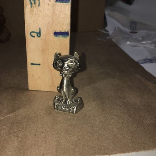 Solid Pewter Small Happy Cat Sitting  Dated 2005 Collectible - Picture 3 of 10