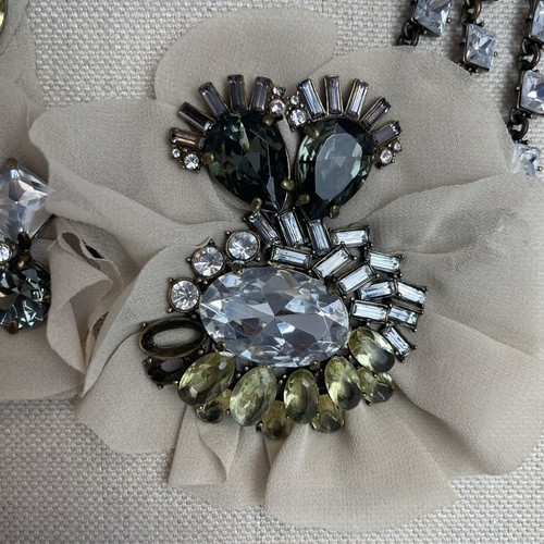 J. Collar de babera con flores de estrás crew - Imagen 2 de 8