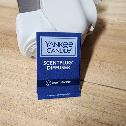 Yankee Candle Natale/Inverno Snow Globe Scentplug Diffusore con Sensore di Luce NUOVO - Foto 5 di 5