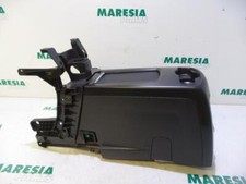 Armlehne Peugeot 5008 I  9670593077 P6151141