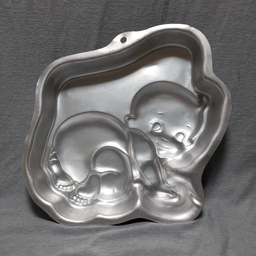 Wilton Crawling Baby Cake Pan Baking Mold The Itsy Bitsy Entertainment Co. 2000 - Imagen 2 de 6