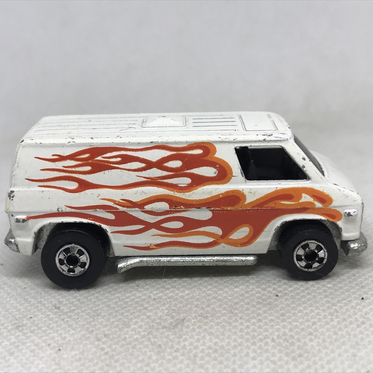 Hot Wheels Chevrolet Super Van White 1974 Blackwall W/Flames