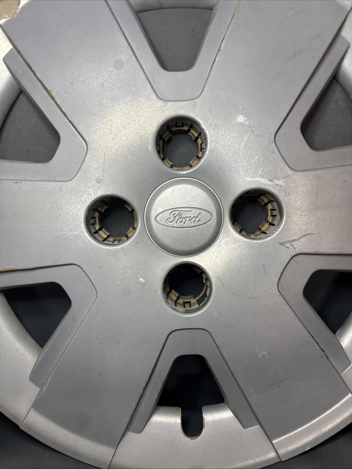 Tapacubos Ford Focus 15" 2006-2011 7044 P/N 8S43-1130-AA Foto 2 de 4