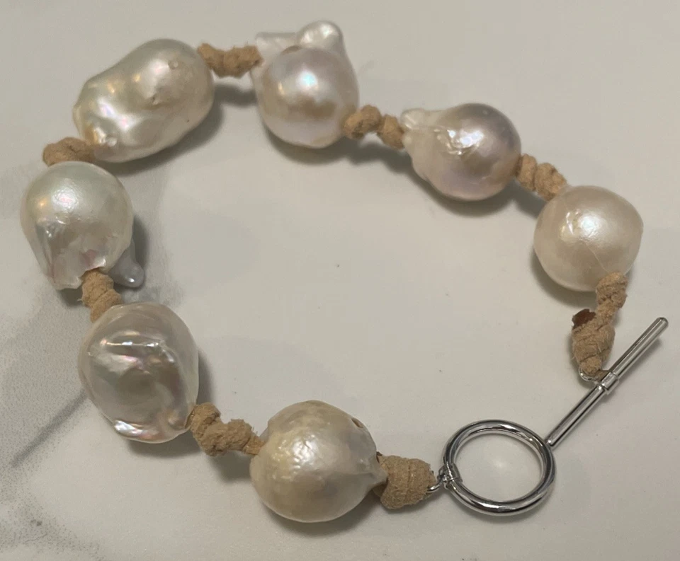 Девочка с жемчугом узловатый браслет (белый на желтовато-коричневый) - Изображение 2 из 4