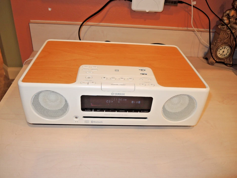 Yamaha TSX-B235 Bluetooth, CD, AM/FM,Clock, Excellent White/Oak Wood SEE VIDEO - Image 3 of 4