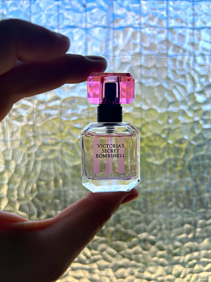 Victoria's Secret Bombshell Perfume Spray Travel Size 0.25 fl oz
