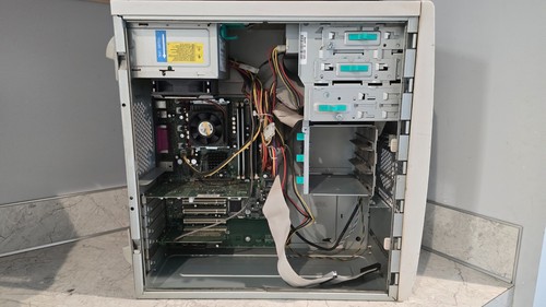 Gateway LX2 700L, Pentium 4, ATI FGL8800 GPU, 512MB RAM, no HDD/OS #21 - Picture 2 of 6