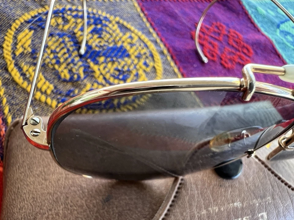 Óculos de sol Bushnell F-601 japonês Bausch e Lomb aviador armação dourada, com estojo - Imagem 4 de 4