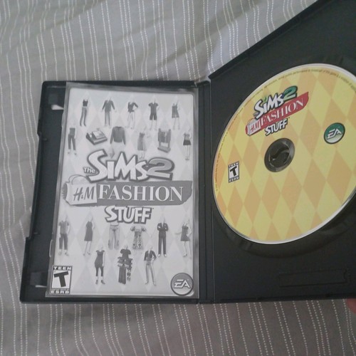 The Sims 2 H&M Fashion Stuff PC Game  2007 - No Scratch - Picture 2 of 6