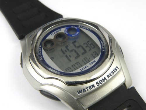 Men's Casio W-E11 Digital Watch - 50m - Picture 4 of 8