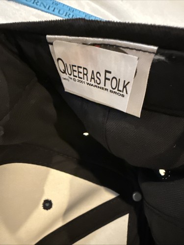 3 QUEER AS FOLK TV SHOW SCHWARZ T-SHIRT TANK TOP HUT POSTEN HEUTE TRENDZ M NEU NOS - Bild 9 von 14