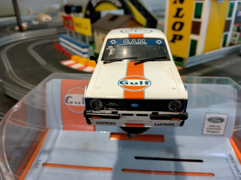 Coche Scalextric C4150 Ford Escort MK2 RS2000 edición Gulf Foto 3 de 4