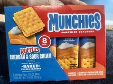🔵 New Munchies Ruffles Sour Cream & Cheddar Cheese Sandwich Crackers 8 Packs