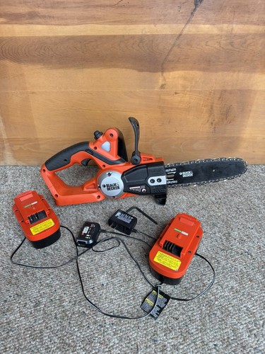 Black & Decker CCS818 18V Cordless Chainsaw 8" Blade + 2 Batteries and Charger
