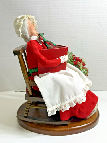 De colección Byers Choice 1986 Mrs. Claus en mecedora con libro de villancicos RARO - Imagen 7 de 18