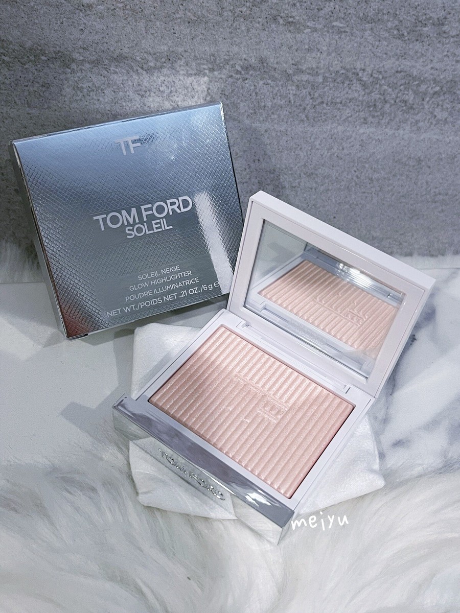 Tom Ford Soleil Neige Glow Highlighter, 01 Rose Irise, Full Tom Ford Soleil Neige Glow Highlighter, 01 Rose Irise, Full