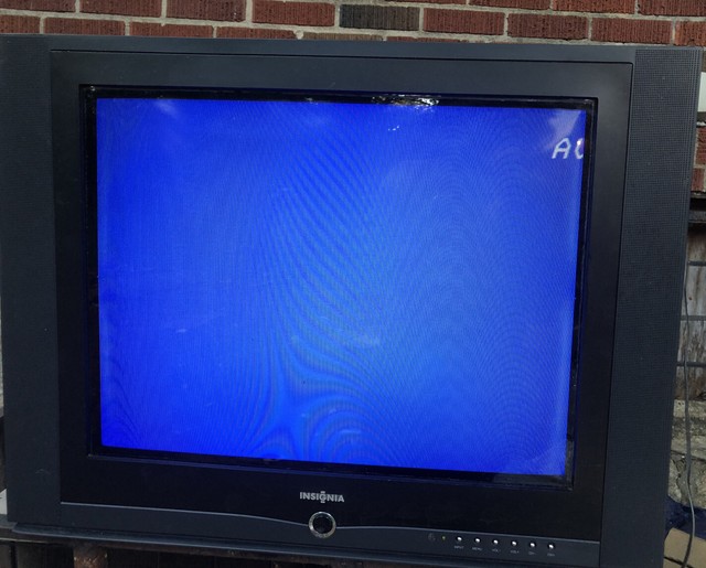 insignia NSF24TV Retro Gaming CRT Color Television TV 24”flat Face No