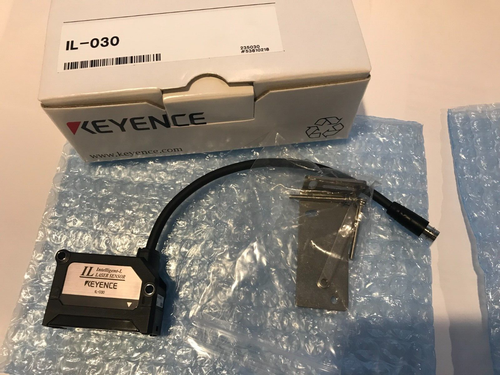 *NEW* Keyence IL-030 Laser Displacement Sensor w/ Mounting-bracket US Free TAX - Picture 3 of 6