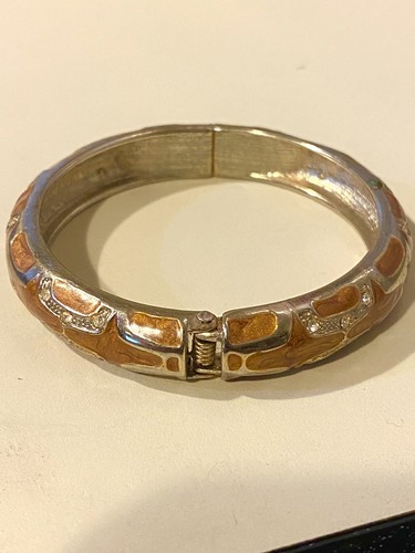 Costume Jewelry-BRACELET: BEAUTIFUL BRILLIANT ORANGE With Gold And Silver Tones - Picture 3 of 6