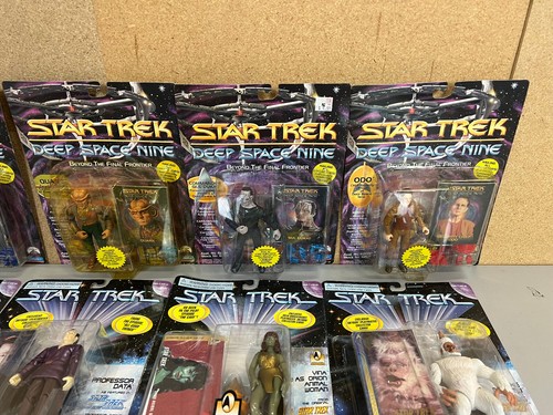 ~ LOT OF 25 STAR TREK ACTION FIGURES by PLAYMATES (GENERATIONS, VOYAGER, DS9 +) - Picture 5 of 17