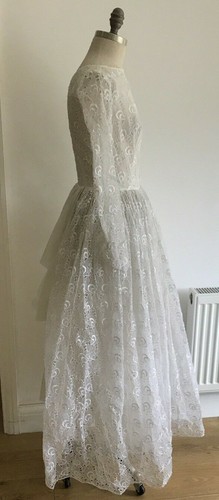 Vestido de Boda True Vintage Años 50 Bordado Marfil, 17,5" Pit to Pit aprox. - Imagen 4 de 9