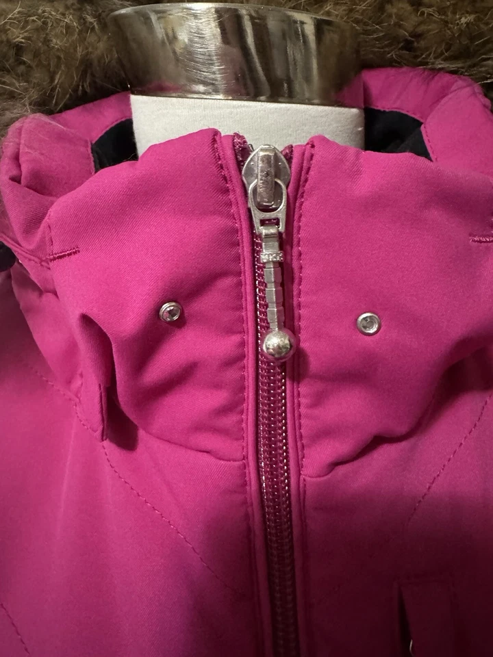 Chaqueta de esquí de invierno aislada Descente para mujer talla US 6 rosa con capucha ribete de piel Foto 4 de 4
