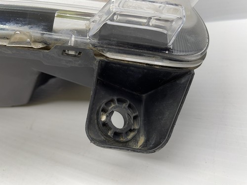 2011 - 2013 Jeep Grand Cherokee Right Passenger RH Headlight Halogen OEM - Picture 5 of 8