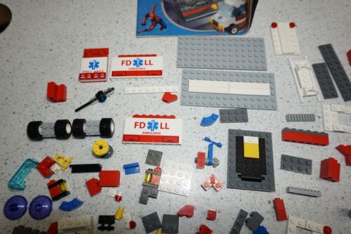 Lego 4857 Super Heroes Spider-Man 2 Doc Ock's Fusion Lab Set W/ Manual *read* - Picture 5 of 9