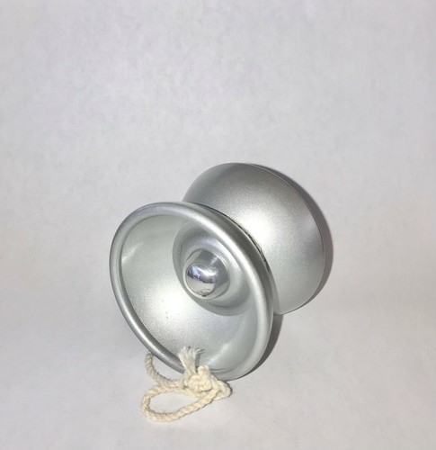 Stainless Steel Yo-Yo with String Metal Round 2010 Models New Old Stock - Picture 6 of 8