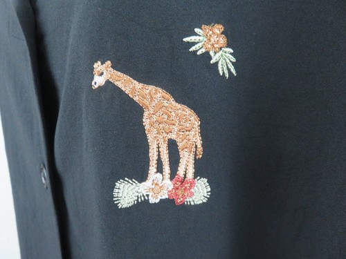 Bonworth Woman's Black Giraffe Theme 3/4 Sleeve Button Down Top Size XL - Picture 4 of 7