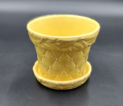 Vintage McCoy Bright Yellow 5in Quilted Pattern on the Base with Leaved Rim - Picture 5 of 9