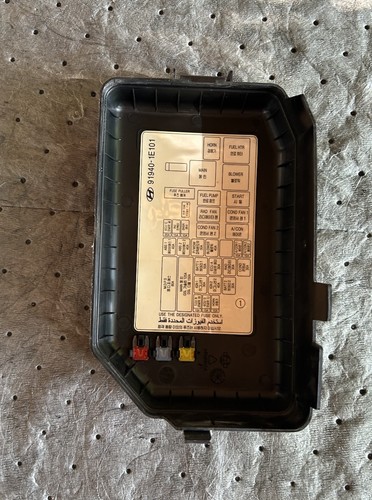 2007-2009 Hyundai Accent Under Hood Fuse Relay Box Cover Lid Black - Picture 2 of 2