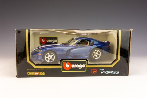 Vintage Burago - 1:18 3030 Dodge Viper GTS (1996) Diecast Sports Car